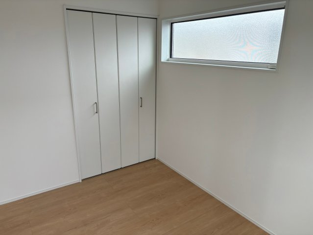 ピークス山の田中央の洋室