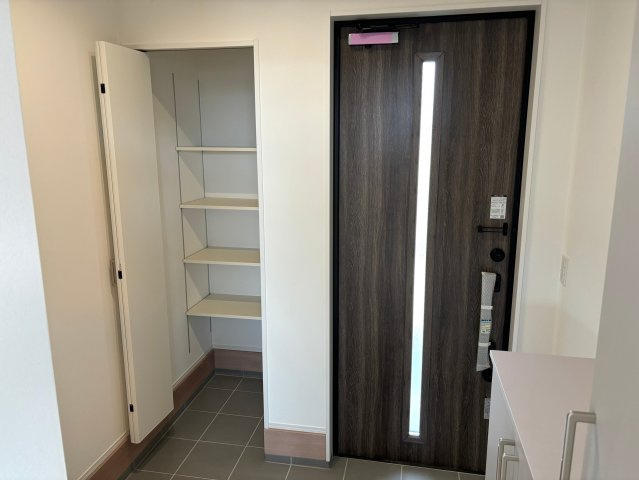 ピークス山の田中央の内装