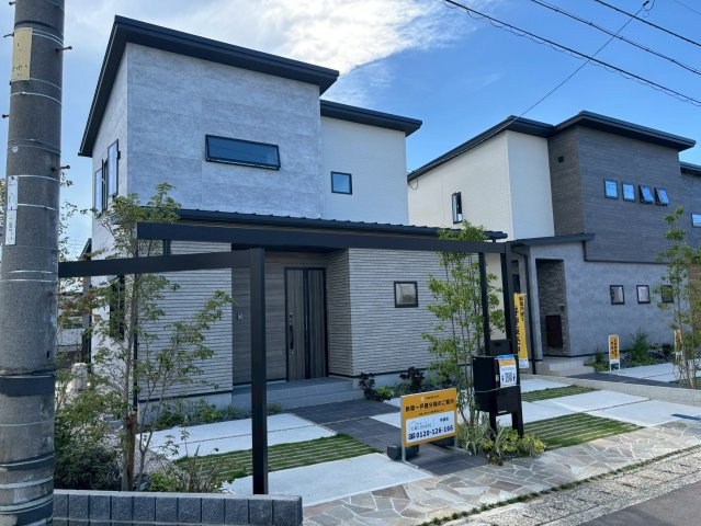 ピークス山の田中央の外観