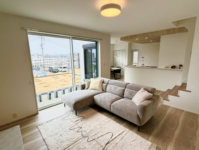 ピークス山の田中央の居間・リビング