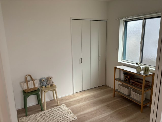 ピークス山の田中央の洋室