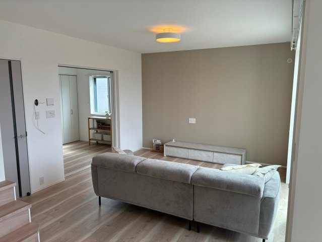 ピークス山の田中央の居間・リビング