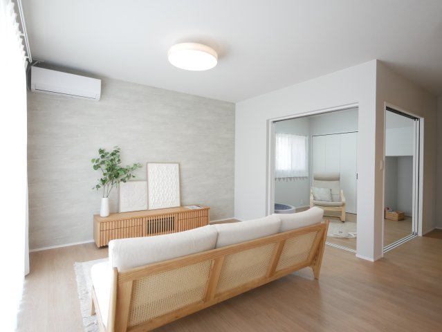 ピークス山の田中央の居間・リビング