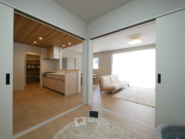 ピークス山の田中央の洋室