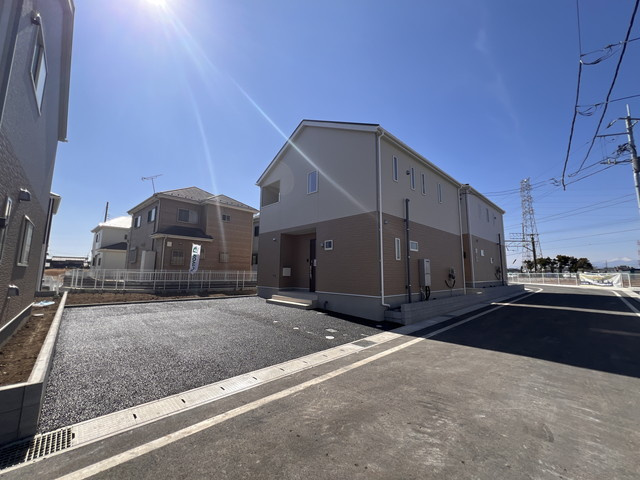新築　前橋市江田町第6　クレイドルガーデン　6号棟の前面道路含む現地写真|現地写真　北側接道幅員約6ｍ