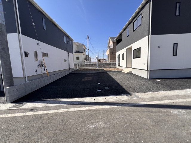 新築　前橋市江田町第6　クレイドルガーデン　8号棟の駐車場|現地写真　駐車スペースは並列2台分可能です！
