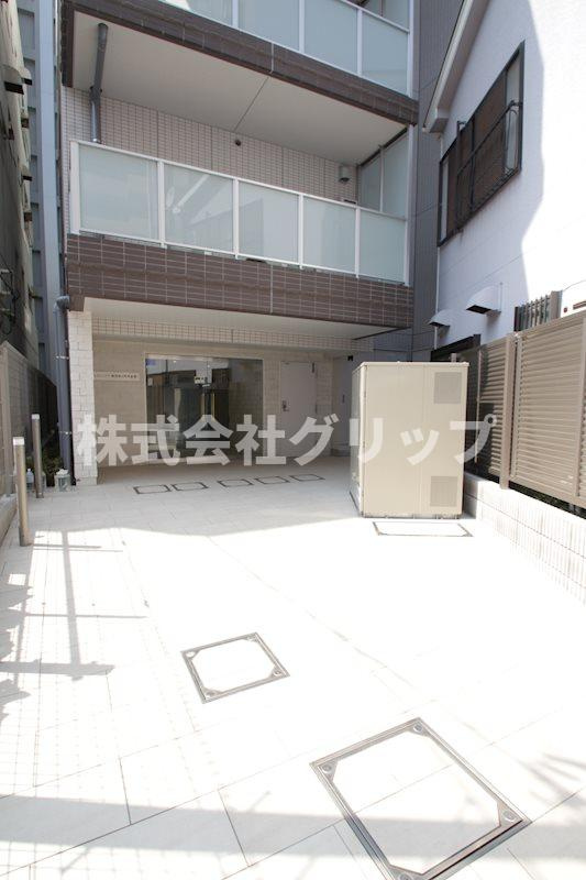 リヴシティ横濱新川町弐番館のエントランス