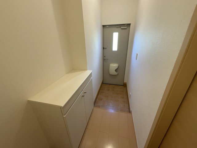 【玄関】 | サンハイツ北六甲参番館 | 明るい玄関です