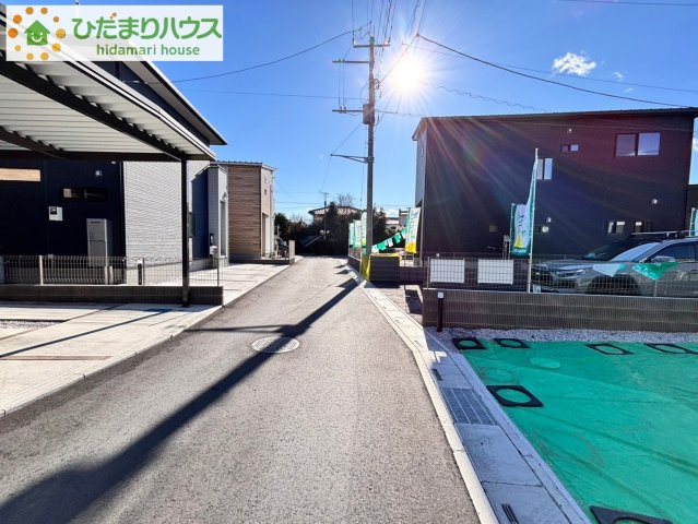 深谷市原郷　第5期　新築一戸建て　ワイウッドコート　11の前面道路含む現地写真