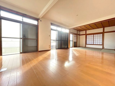 【居間・リビング】 | 箕面市外院3丁目貸家