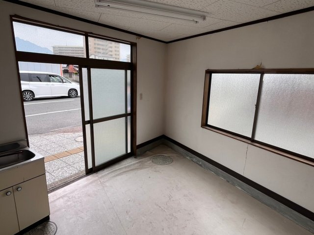 西条市大町1757-1の内装