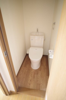 【トイレ】 | グレイスエミネンス | ウォシュレット付きのお手洗い。