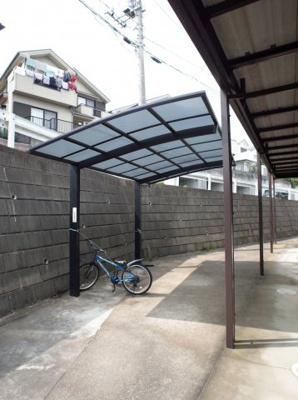 【エントランス】 | グレイスエミネンス | 愛車はこちらへ