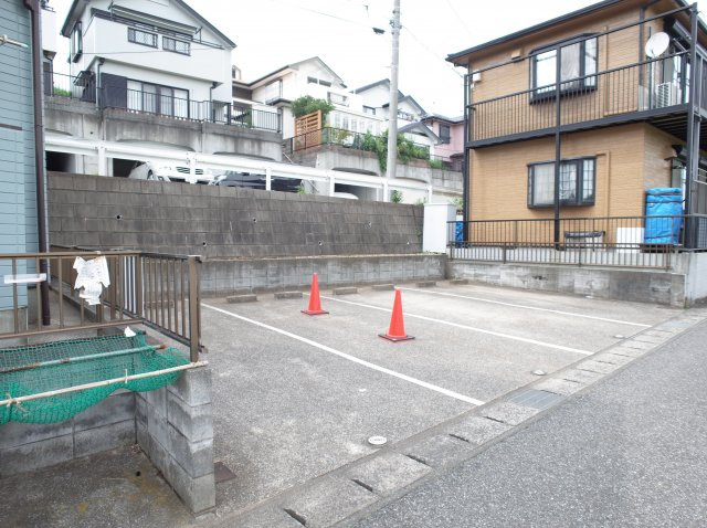 【駐車場】 | グレイスエミネンス | 広々とした駐車スペース☆