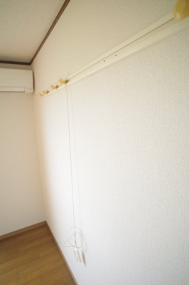 【内装】 | グレイスエミネンス | ピクチャーレールで好みのインテリアを飾っちゃおう。