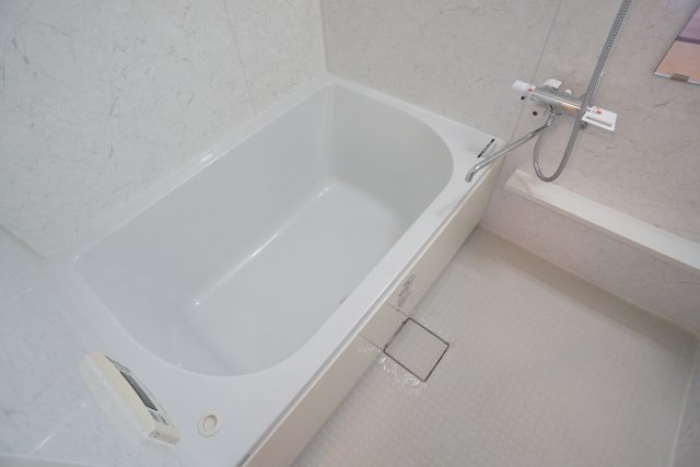 サーパス逆瀬川の浴室