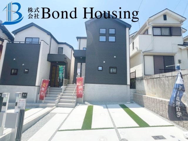 「並列2台可」「長期優良住宅」神陵台全2棟1号棟の外観