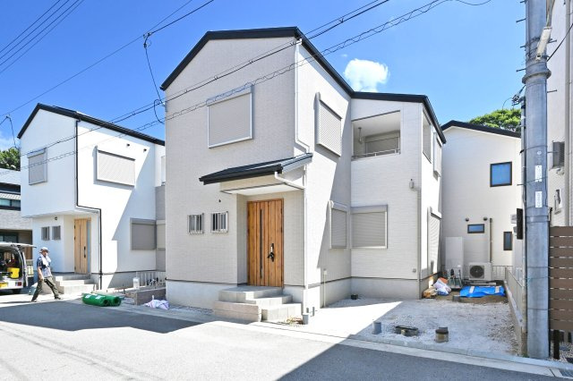 尼崎市東園田町2丁目新築一戸建て│2SLDK+駐車2台（車種制限有）の外観|6号地、現地外観写真です。
即日のご内覧が可能です。皆様からのご連絡心よりお待ちしております。