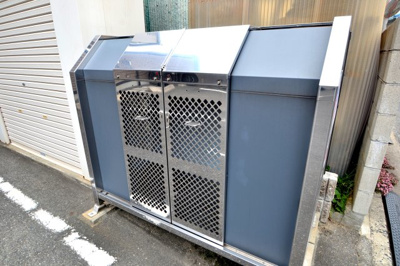 【その他共用部分】 | フォブールトロワ向井 | 敷地内にゴミ出しがございますので、ゴミ出しが楽です!
