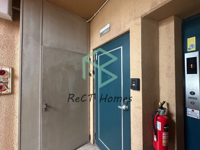 ヤマエハイツの玄関