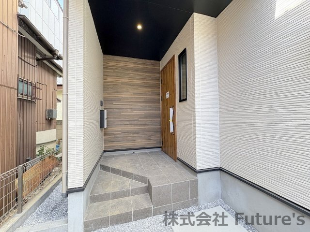 三郷市戸ヶ崎1丁目　新築戸建　全1棟のエントランス|玄関アプローチ