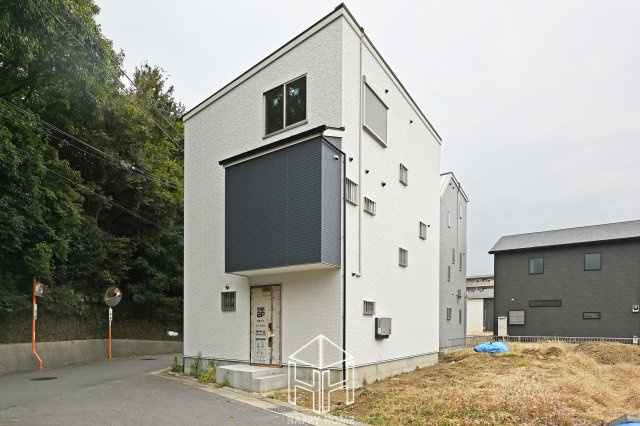 尼崎市東園田町2丁目新築一戸建て│5LDK+駐車2台（車種制限有）