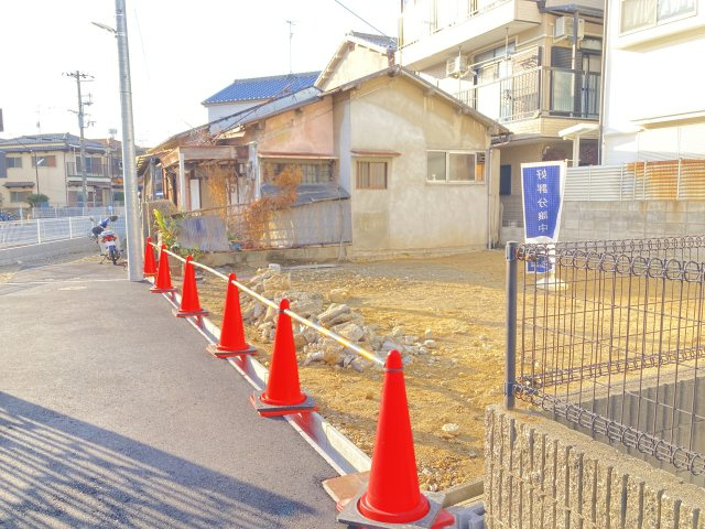 FreeLife下坂部Ⅵ　5号地の前面道路含む現地写真