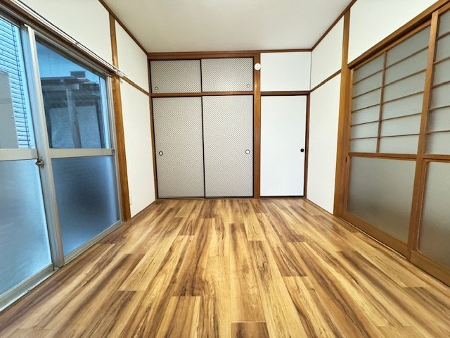 日置荘西町IKKENYAの洋室