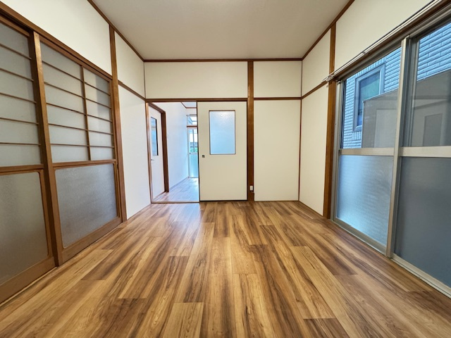 日置荘西町IKKENYAの洋室