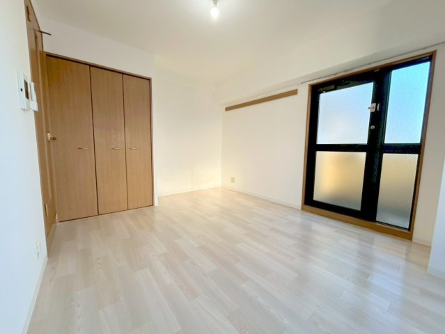 エレーヌ十三の内装