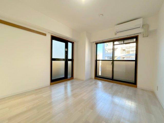 エレーヌ十三の居間・リビング