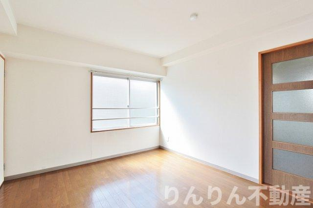 【居間・リビング】 | ベイシス東山手 | おしゃれな居間です
