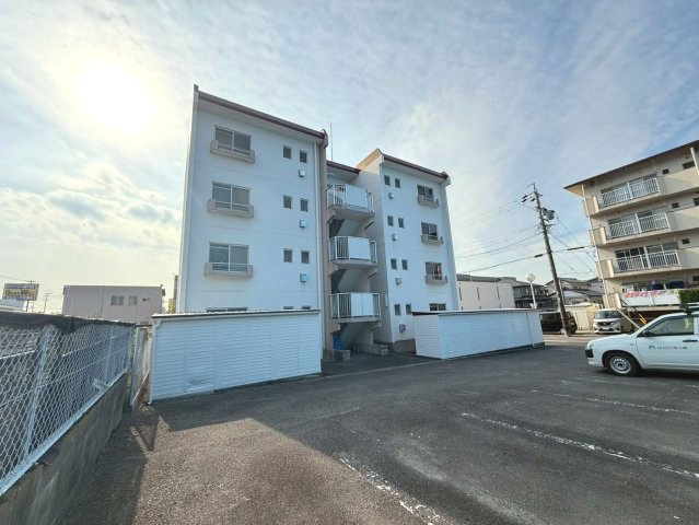 高倉町三丁目マンションの外観