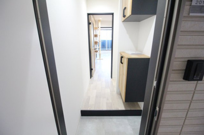 【玄関】 | Mew Style Apartments
