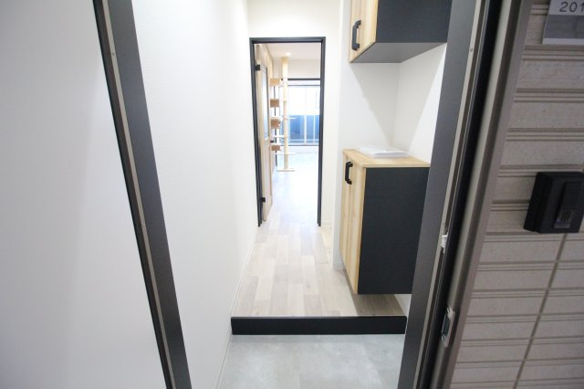 【玄関】 | Mew Style Apartments