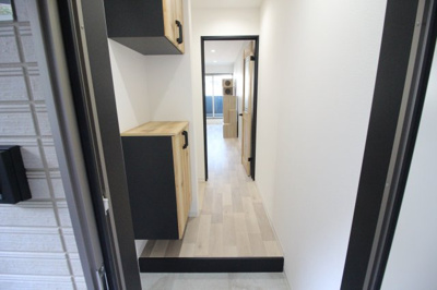 【玄関】 | Mew Style Apartments