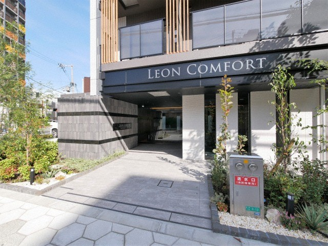 レオンコンフォート難波クレアのエントランス
