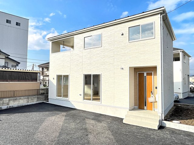 みどり市大間々町大間々の外観|ホワイトを基調としたシンプルな外観のお家♪