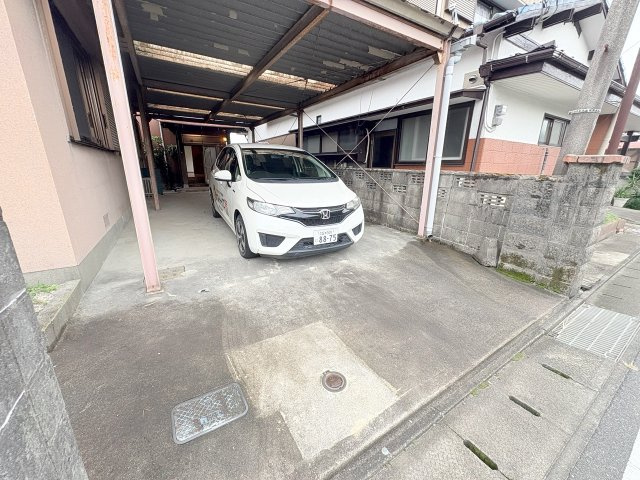城島町六町原戸建の駐車場