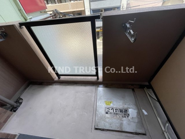 エバースクエア同心のバルコニー