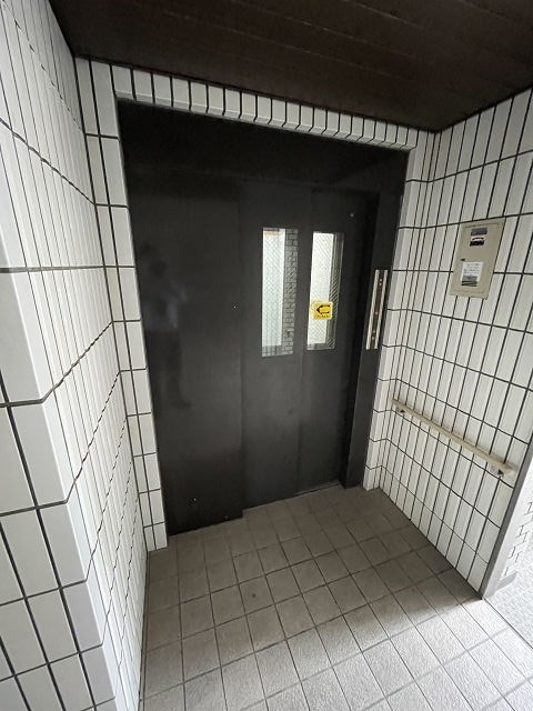 尼崎市南七松町１丁目の賃貸マンションの外観