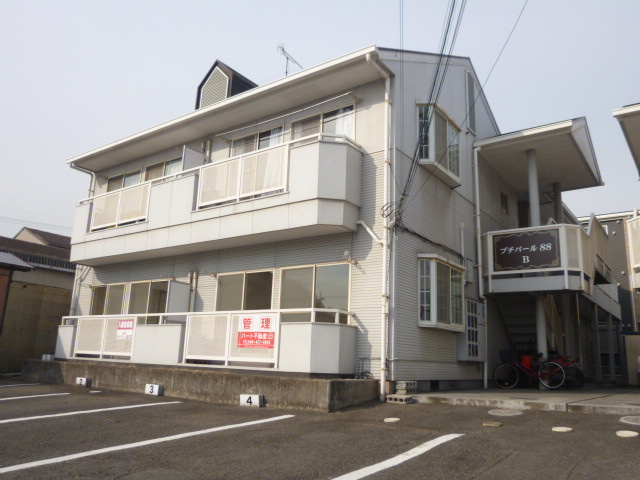 倉敷市神田１丁目のアパートの駐車場