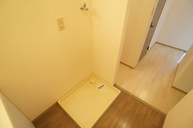 【設備】 | モノクローム古城 | 室内洗濯機置き場です！