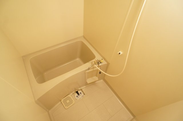 【浴室】 | モノクローム古城 | 日々の疲れを癒すお風呂付です