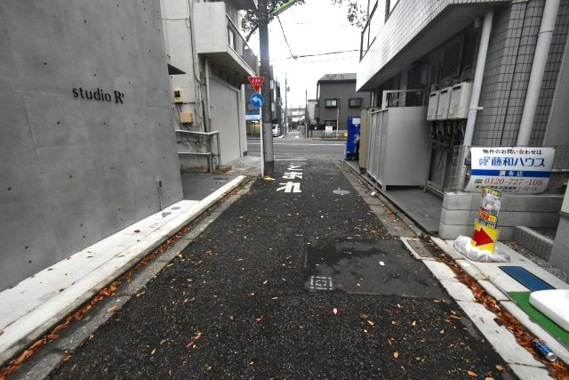 南烏山3丁目・新築戸建ての前面道路含む現地写真