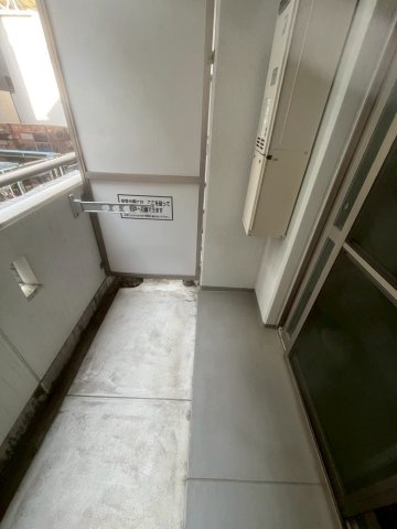 インベスト北梅田のバルコニー