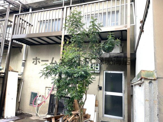篠の風商店街店舗の外観|裏の様子