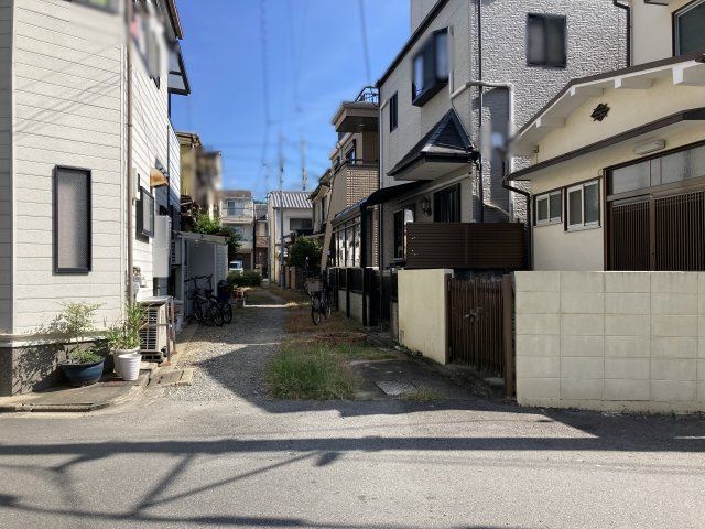 田中西高原町建築条件無し売り土地の前面道路含む現地写真|角地につき風通し、日当り良好♪