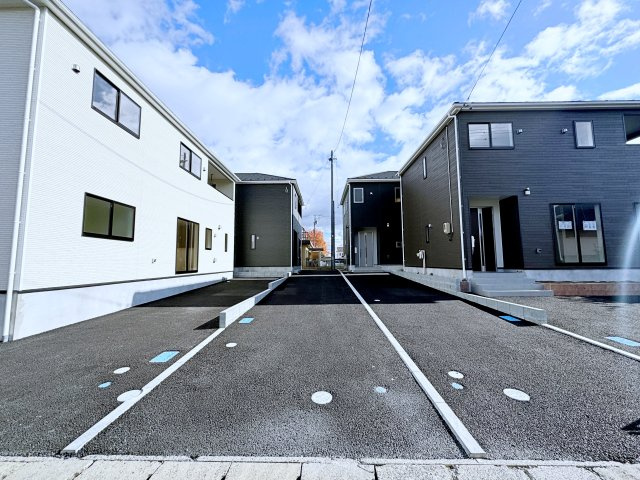 郡山市亀田第4　Cradle Garden　全4棟の駐車場