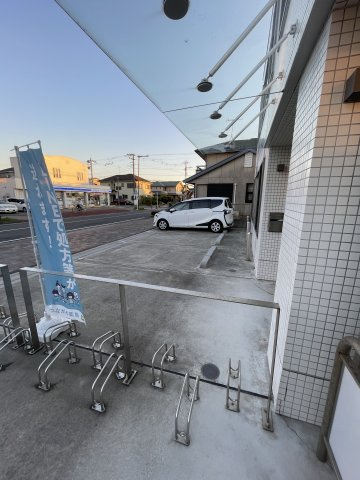藤沢辻堂2丁目ビルの駐車場